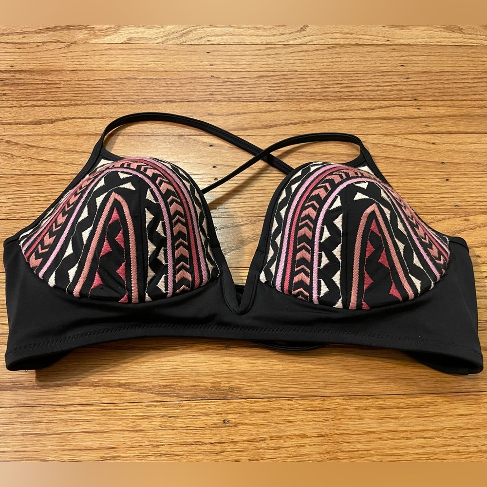 Embroidered Adjustable Top - Picture 10 of 11